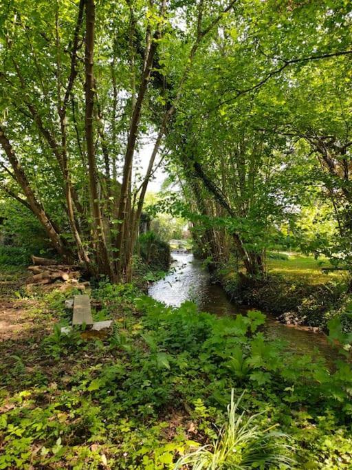 Le Calme A La Source Villa Brechamps Luaran gambar